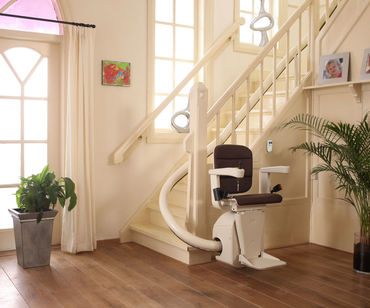 Curved stairlift in home