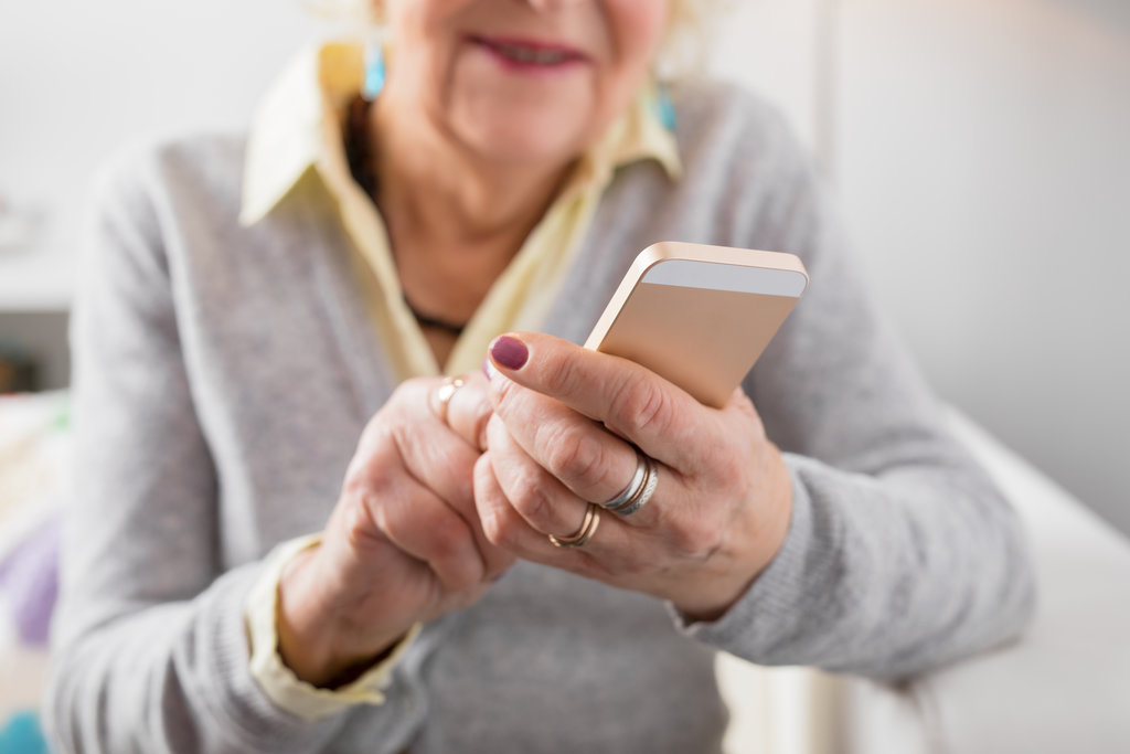 Mobile phone accessories for older people